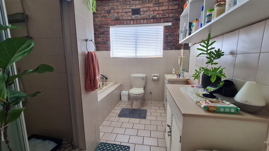 5 Bedroom Property for Sale in Dana Bay Western Cape